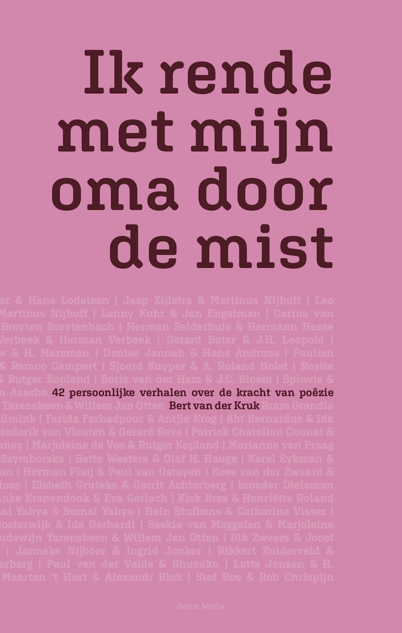 Omslag van Ik rende met mijn oma door de mist