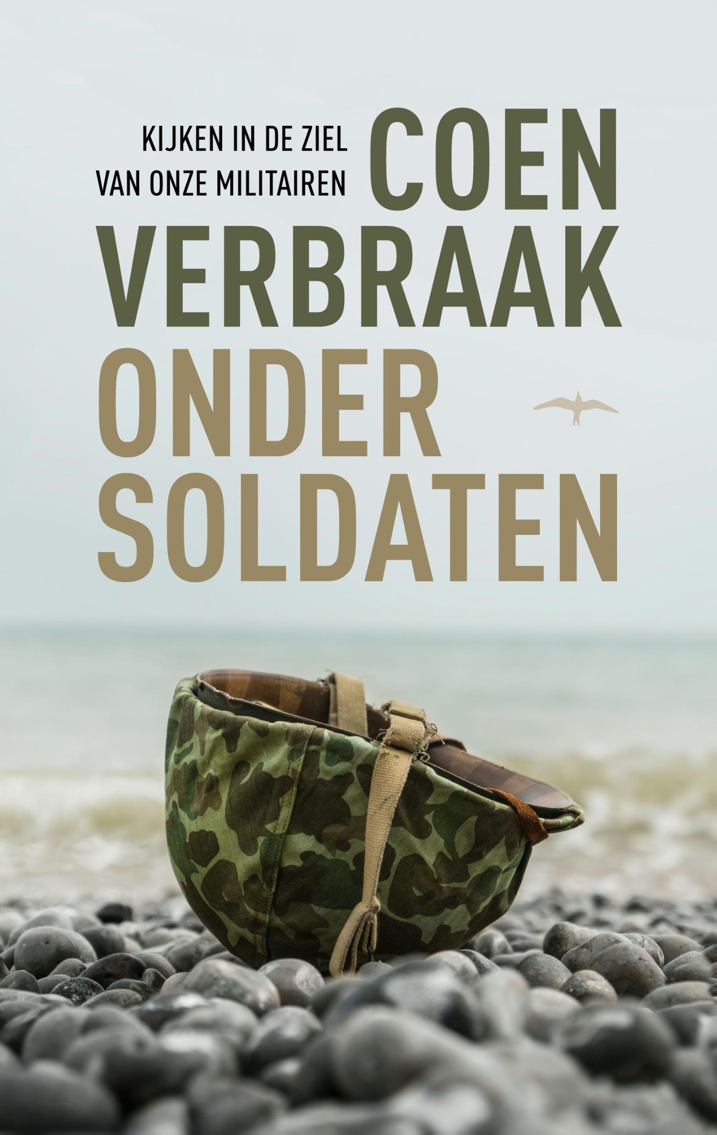 Omslag van Onder soldaten