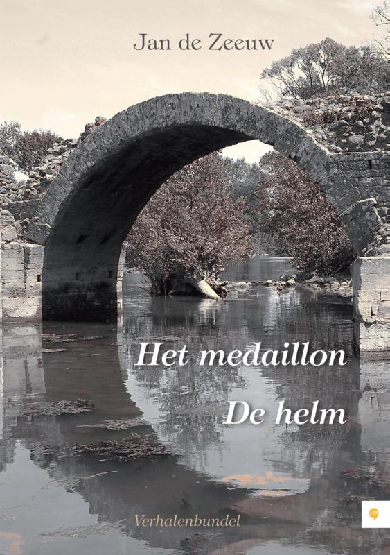 Omslag van Het medaillon De helm