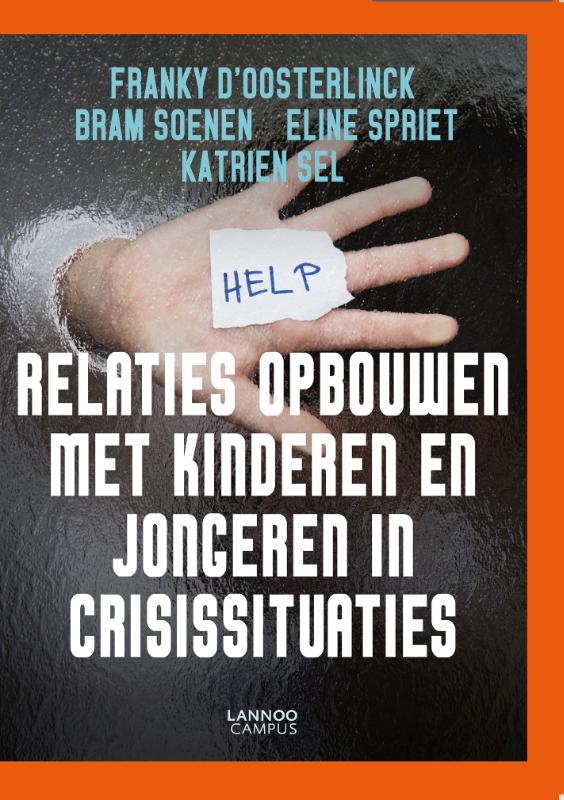 Omslag van Relaties opbouwen met kinderen en jongeren in crisissituaties