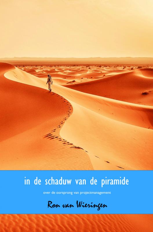 Omslag van In de schaduw van de piramide