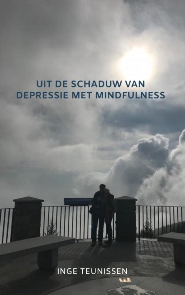 Omslag van Uit de schaduw van depressie met mindfulness