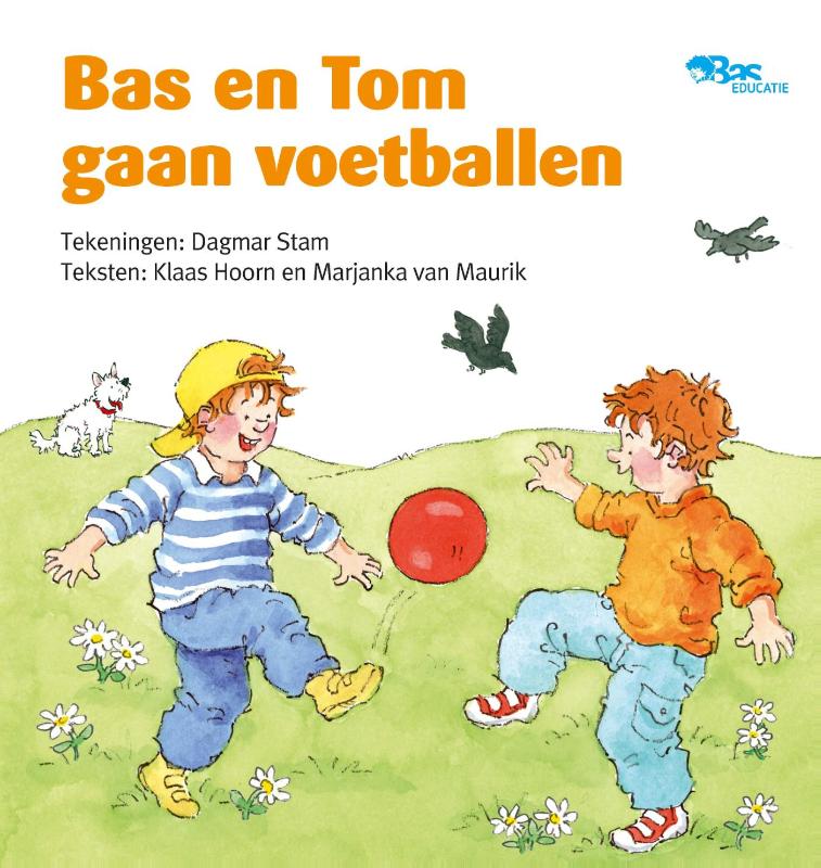 Omslag van Bas en Tom gaan voetballen