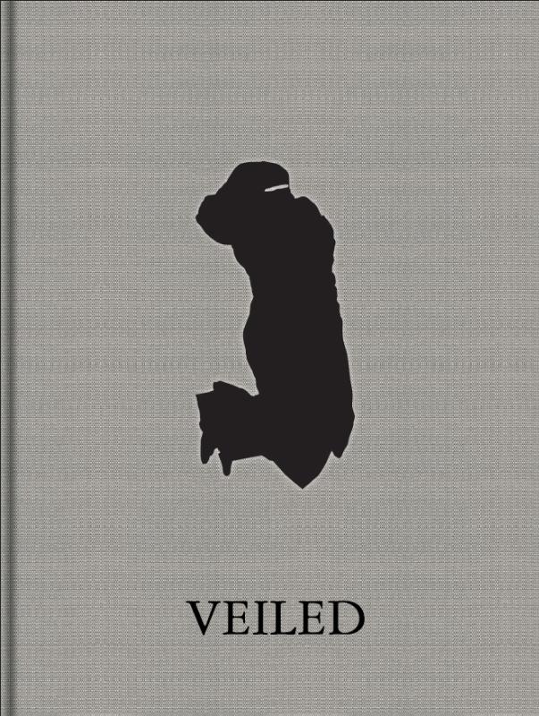 Omslag van Veiled