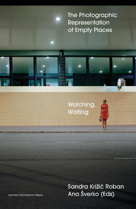 Omslag van Watching, Waiting