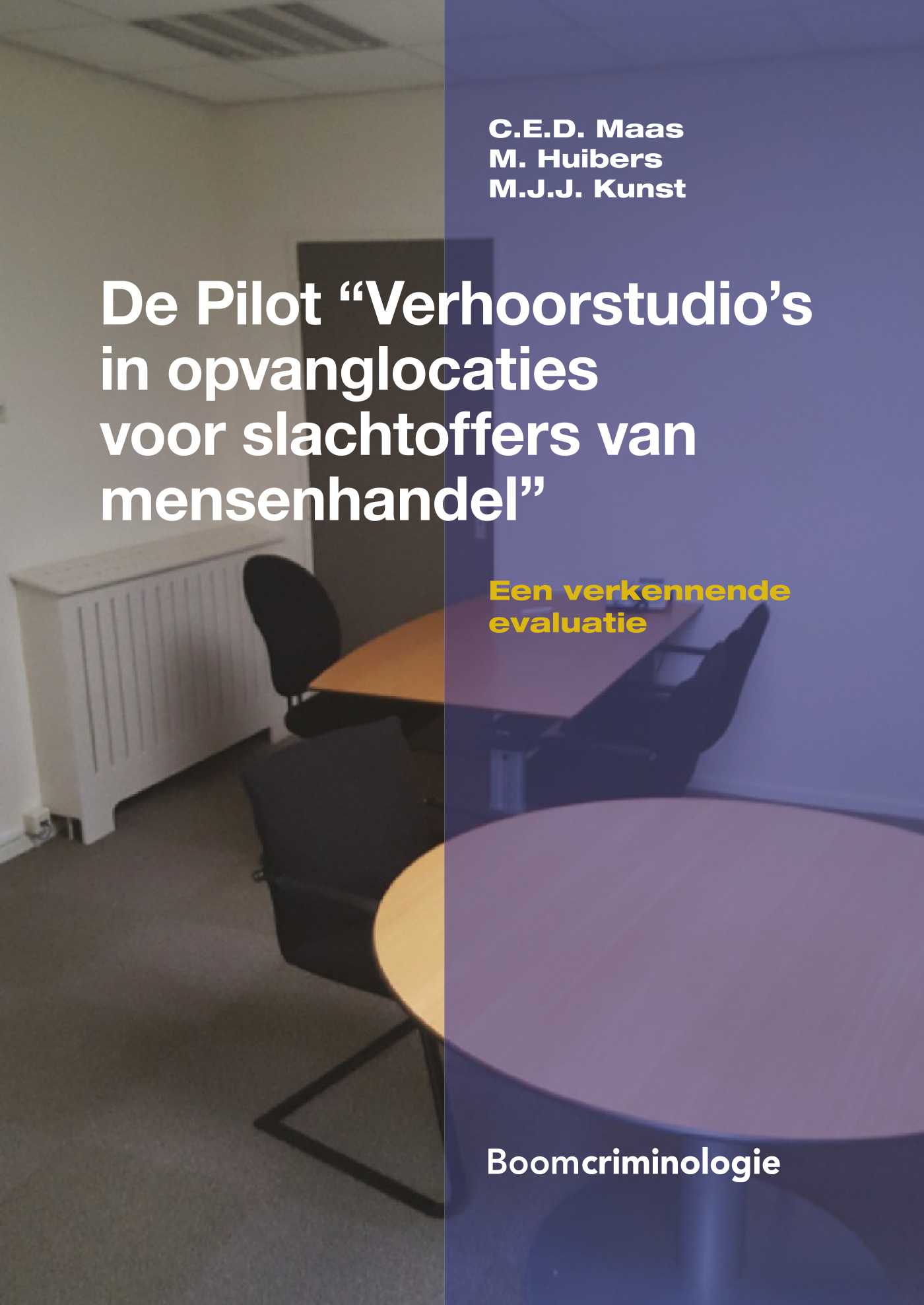 Omslag van De pilot “Verhoorstudio’s in opvanglocaties voor slachtoffers van mensenhandel”