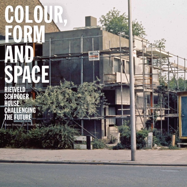 Omslag van Colour, Form and Space