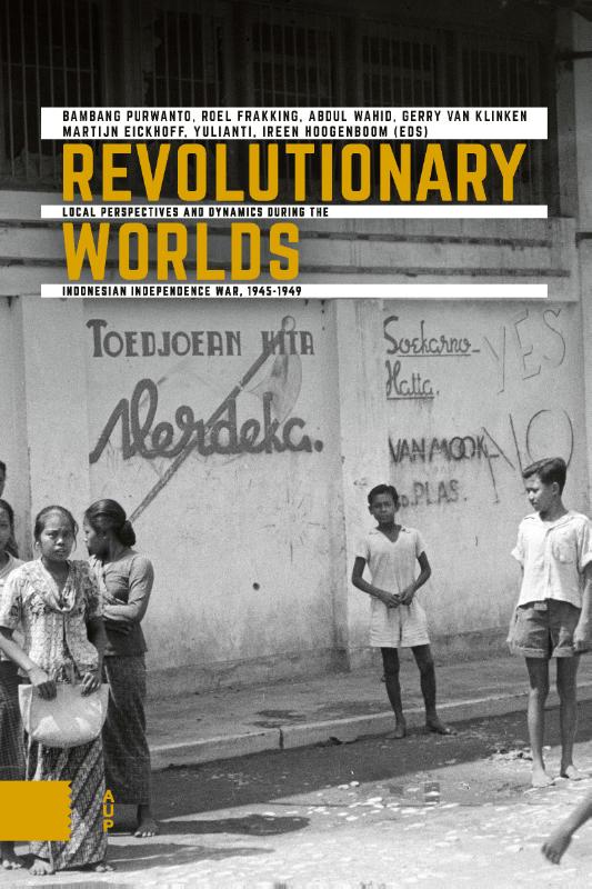 Omslag van Revolutionary Worlds