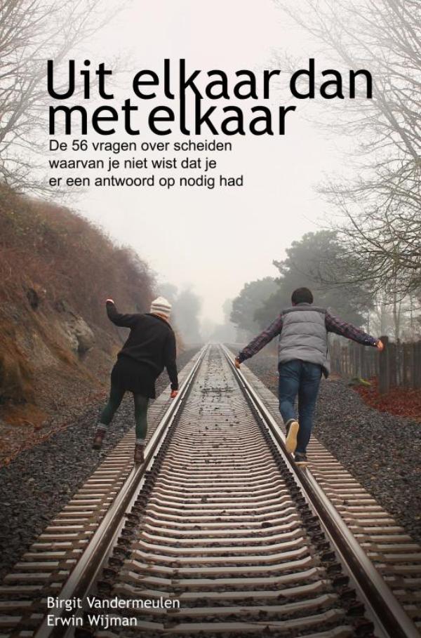 Omslag van Uit elkaar dan met elkaar
