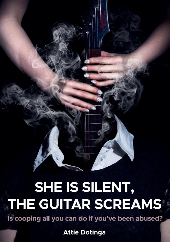 Omslag van She is silent, the guitar screams