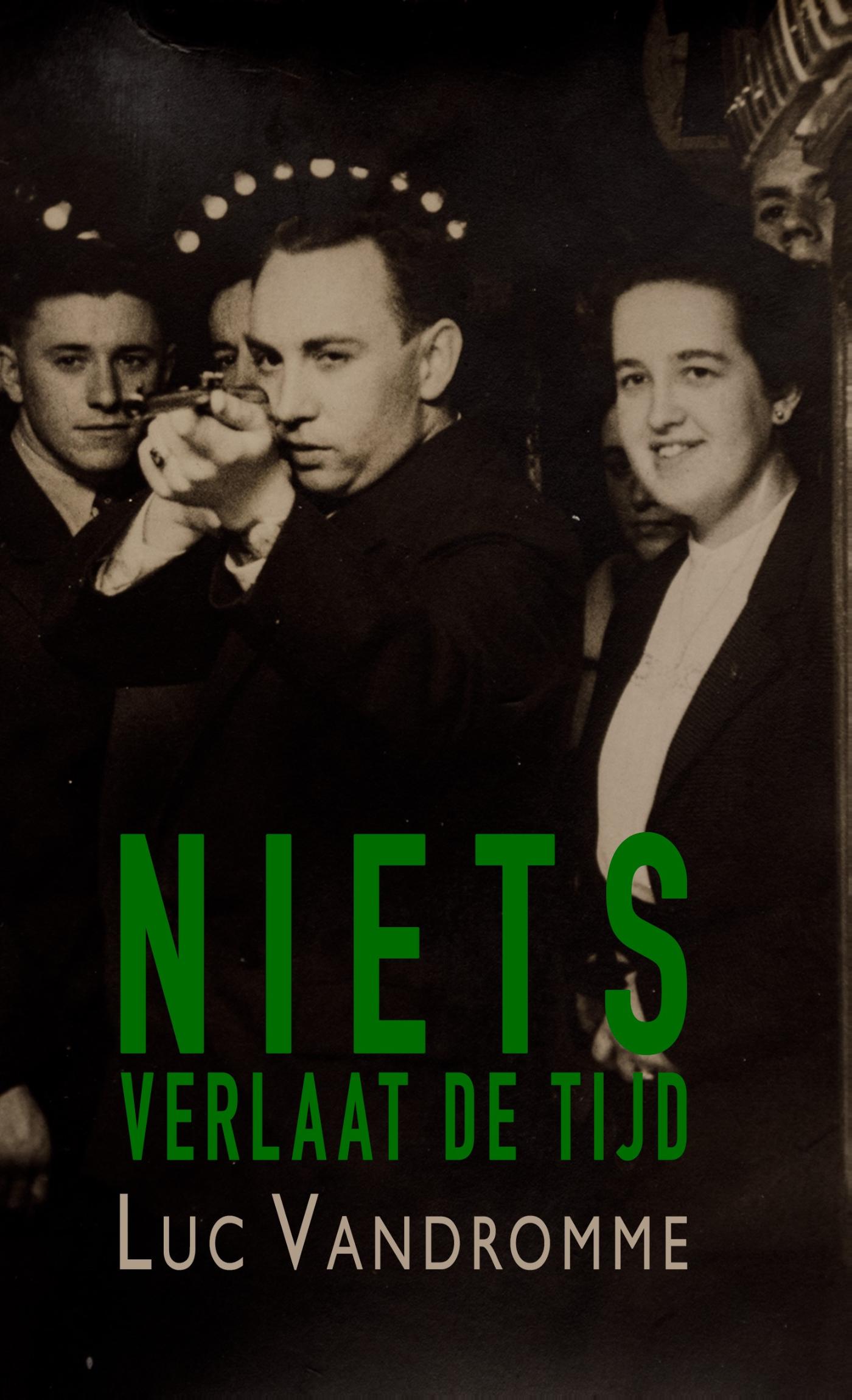 Omslag van Niets verlaat de tijd