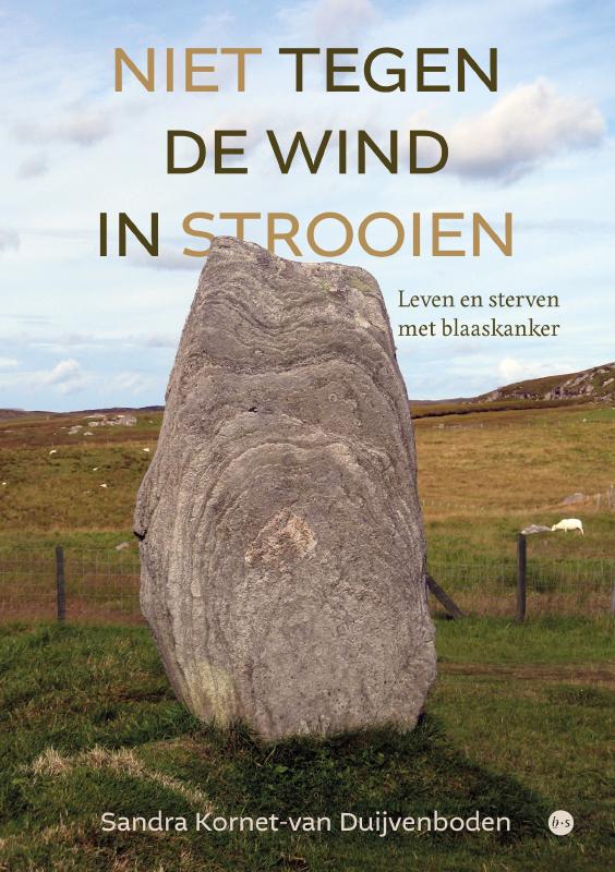 Omslag van Niet tegen de wind in strooien