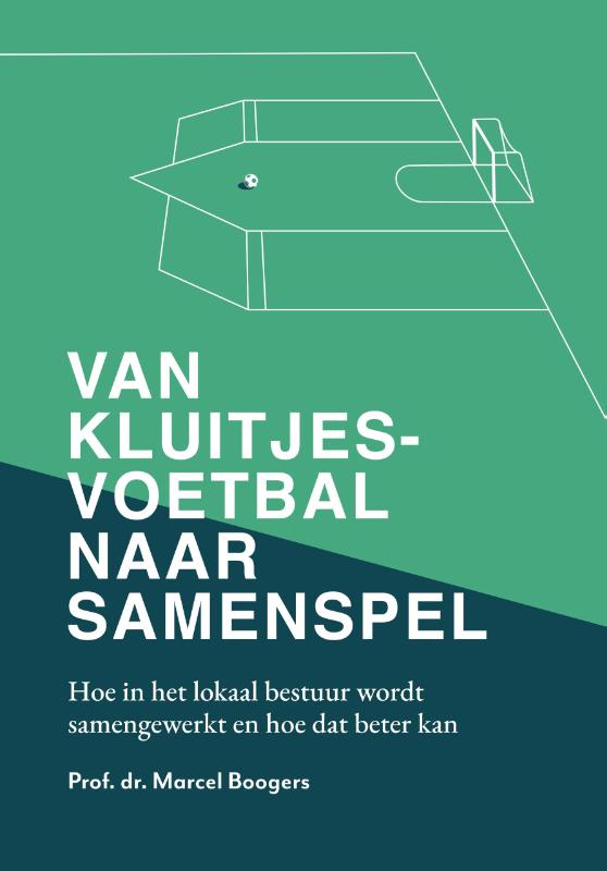 Omslag van Van kluitjesvoetbal naar samenspel