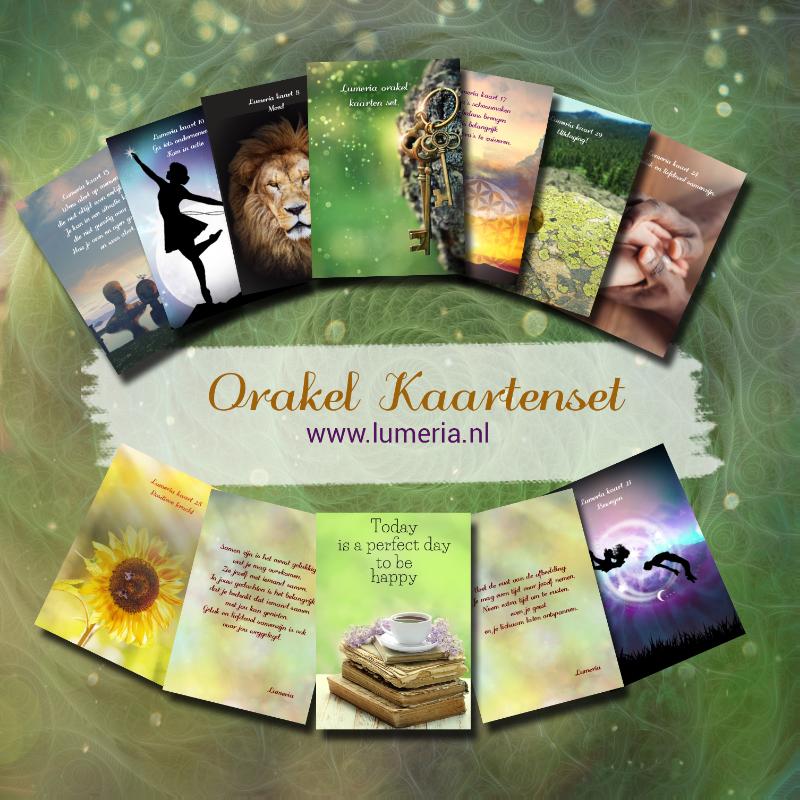 Omslag van Lumeria orakel kaarten set