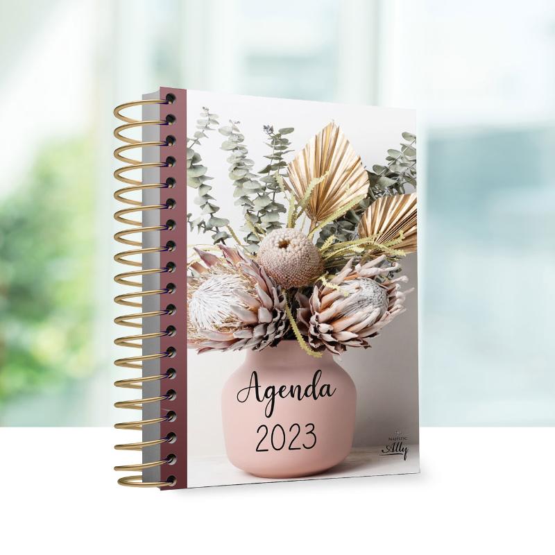 Omslag van Majestically vrouwenagenda 2023