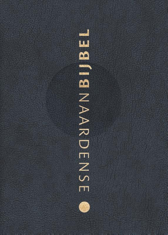 Omslag van Naardense Bijbel 2024, Nachtblauw met goudsnee, gebonden leer