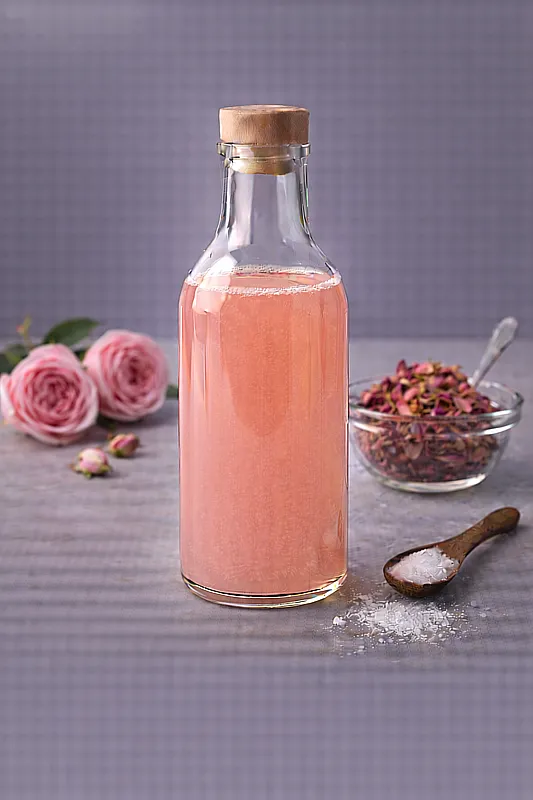 Трояндовий кордіал (з пелюсток)