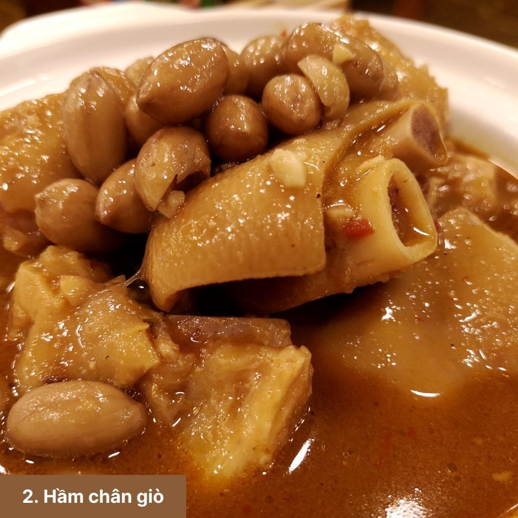 Chân giò hầm thuốc bắc