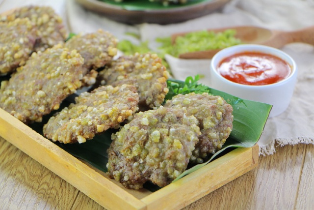 https://storage.googleapis.com/onelife-public/blog.onelife.vn/2021/10/cach-lam-cha-com-thit-bam-mon-khai-vi-972774481390.jpg