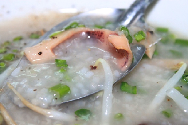 https://storage.googleapis.com/onelife-public/blog.onelife.vn/2021/10/cach-lam-chao-muc-kho-mon-chinh-595530808679.jpg