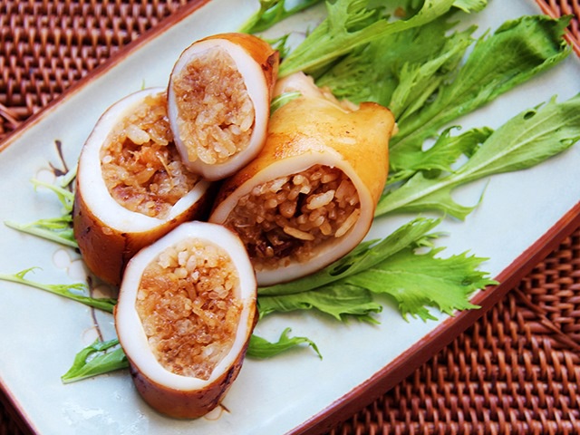https://storage.googleapis.com/onelife-public/blog.onelife.vn/2021/10/cach-lam-muc-nhoi-com-rang-mon-chinh-677111076048.jpg