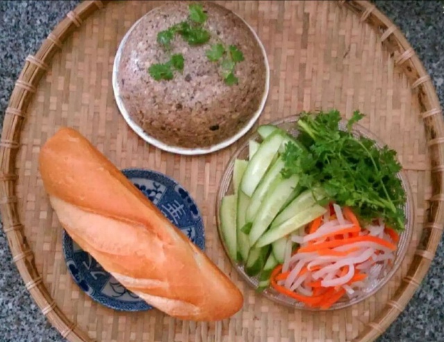https://storage.googleapis.com/onelife-public/blog.onelife.vn/2021/10/cach-lam-pate-chay-mon-chay-324124674231.jpeg