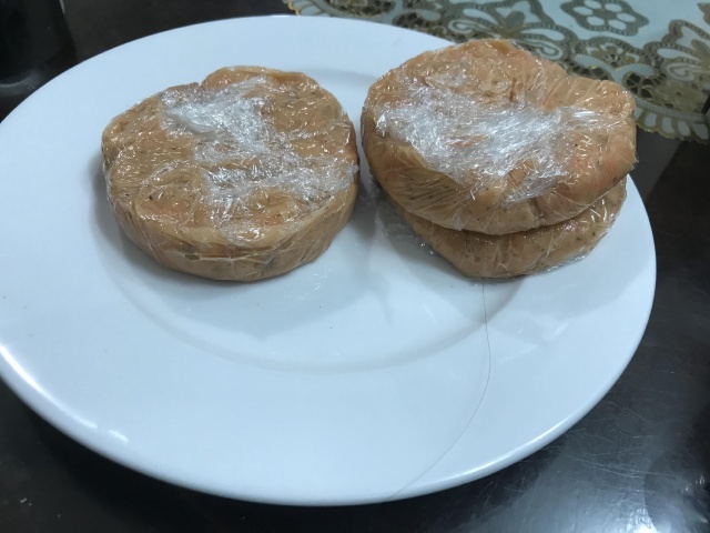 https://storage.googleapis.com/onelife-public/blog.onelife.vn/2021/11/cach-lam-banh-ca-hoi-chien-banh-banh-ngot-621808755377.jpeg