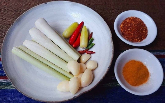 https://storage.googleapis.com/onelife-public/blog.onelife.vn/2021/11/cach-lam-chan-ga-kho-sa-nghe-mon-khai-vi-621899505846.jpeg