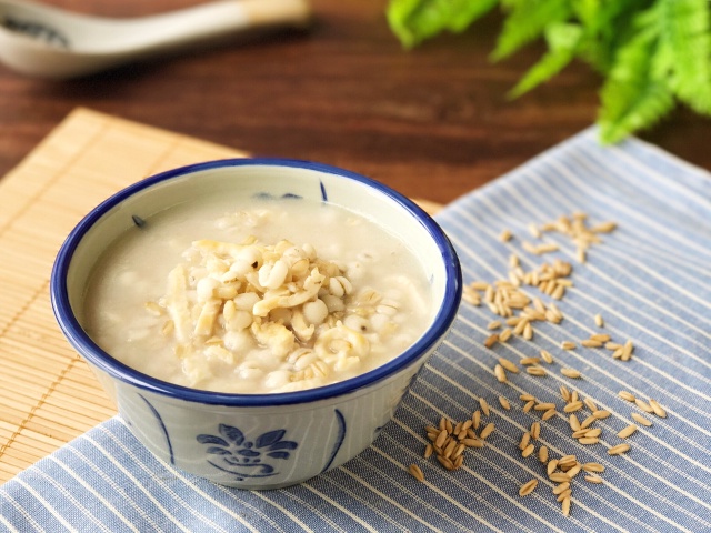 https://storage.googleapis.com/onelife-public/blog.onelife.vn/2021/11/cach-lam-chao-ga-yen-mach-va-bo-bo-mon-an-sang-373250201741.jpeg