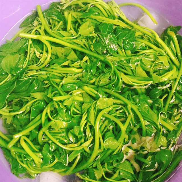 https://storage.googleapis.com/onelife-public/blog.onelife.vn/2021/11/cach-lam-djot-rau-lang-xao-toi-mon-chinh-130669942628.jpeg