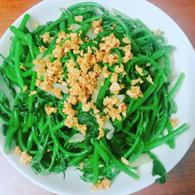 https://storage.googleapis.com/onelife-public/blog.onelife.vn/2021/11/cach-lam-djot-rau-lang-xao-toi-mon-chinh-210099744144.jpeg
