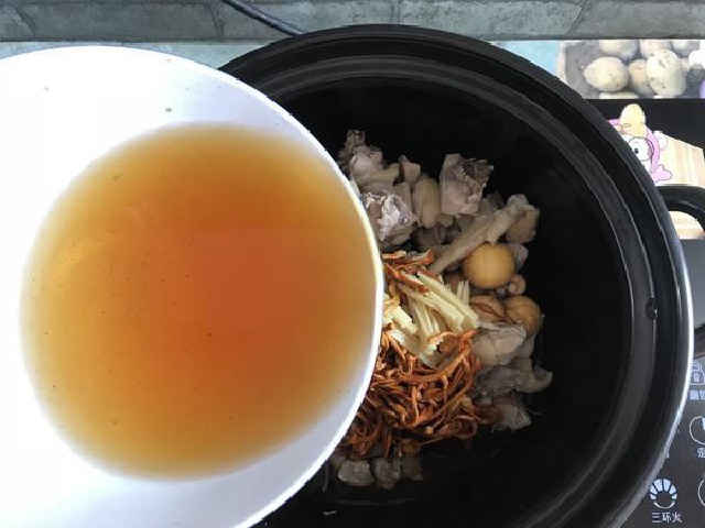 https://storage.googleapis.com/onelife-public/blog.onelife.vn/2021/11/cach-lam-ga-tiem-thuoc-bac-mon-chinh-188347960237.jpeg