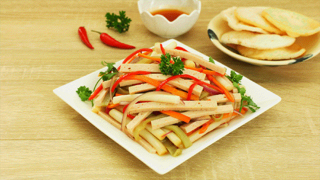 https://storage.googleapis.com/onelife-public/blog.onelife.vn/2021/11/cach-lam-goi-cha-lua-mon-khai-vi-466135199918.gif