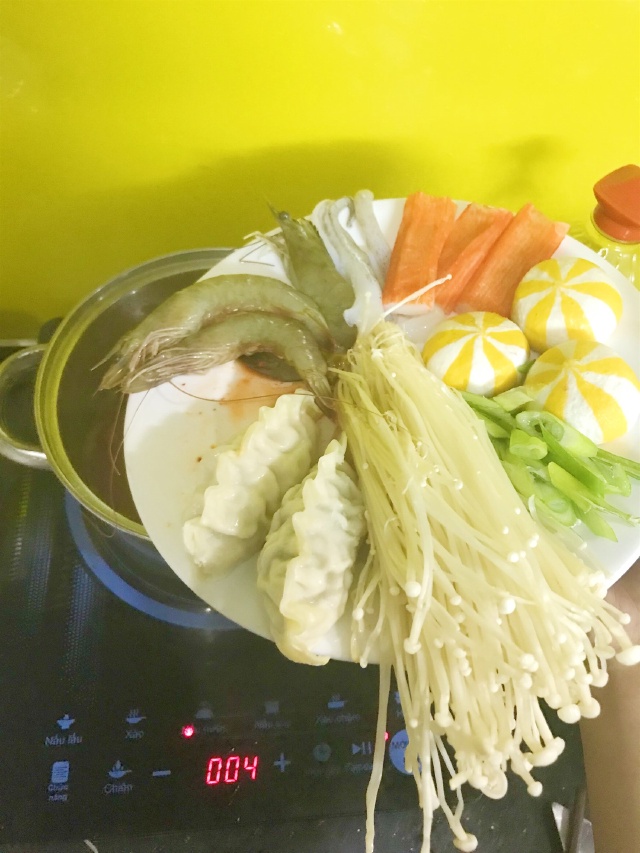 https://storage.googleapis.com/onelife-public/blog.onelife.vn/2021/11/cach-lam-mi-udon-kimchi-hai-san-mon-an-sang-610467295131.jpeg
