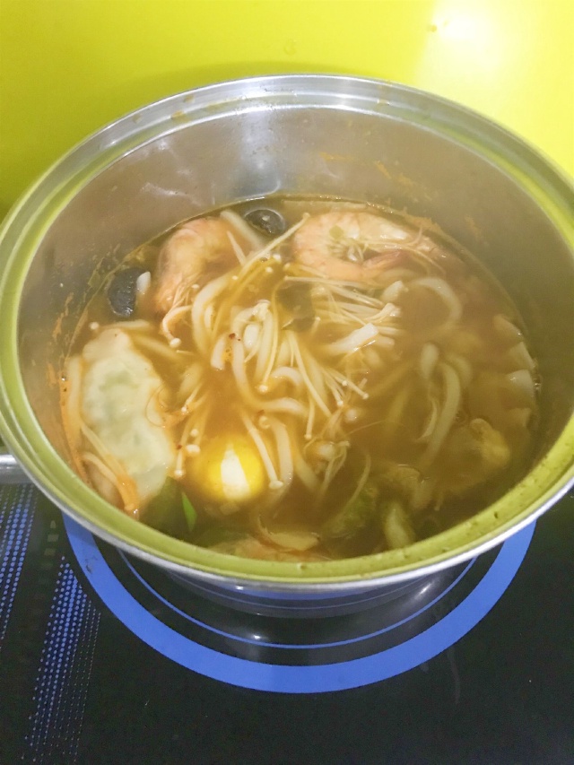 https://storage.googleapis.com/onelife-public/blog.onelife.vn/2021/11/cach-lam-mi-udon-kimchi-hai-san-mon-an-sang-967838791782.jpeg