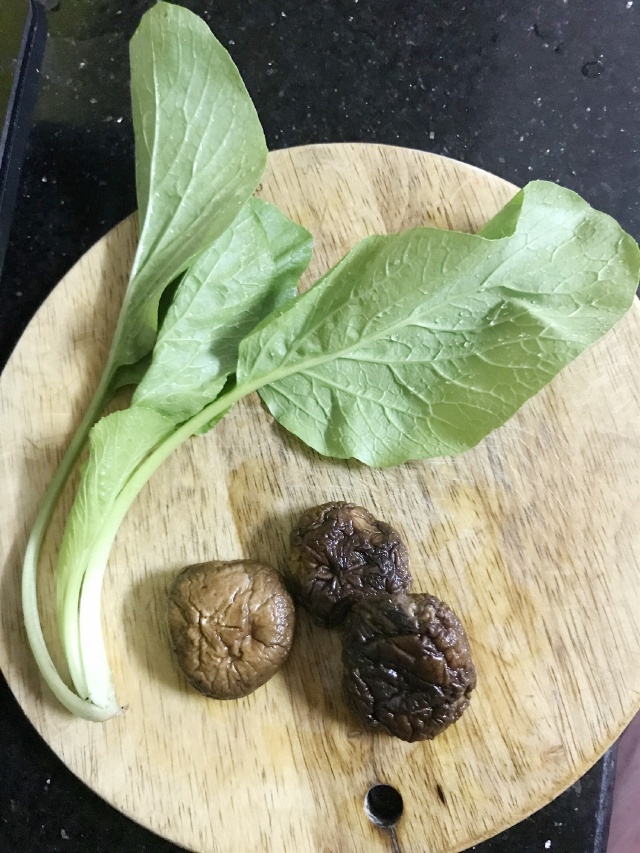 https://storage.googleapis.com/onelife-public/blog.onelife.vn/2021/11/cach-lam-mi-udon-sup-miso-va-thit-heo-cay-mon-chinh-291092871718.jpeg