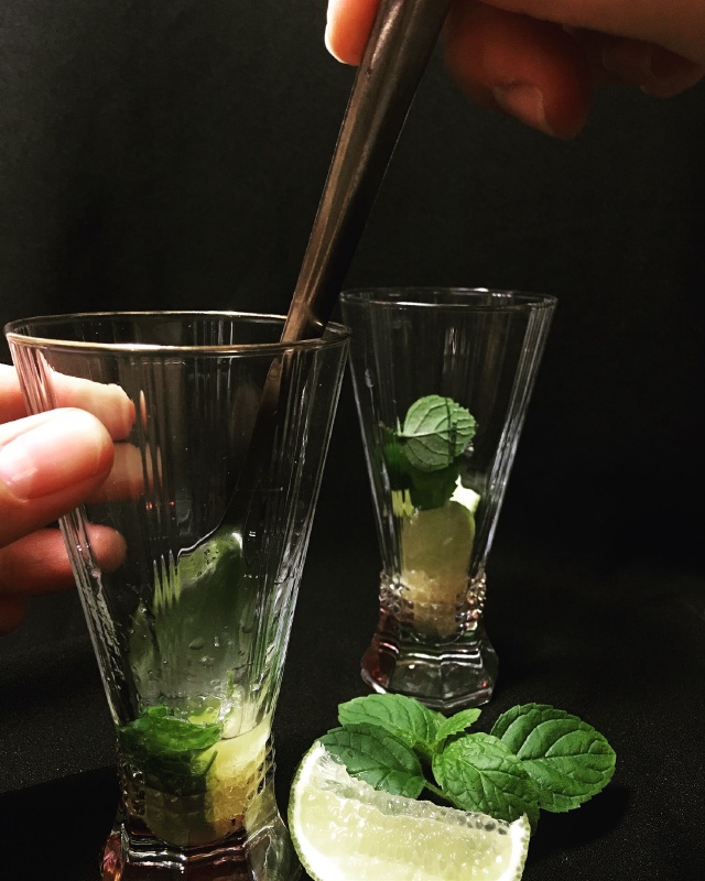 https://storage.googleapis.com/onelife-public/blog.onelife.vn/2021/11/cach-lam-mojito-virgin-no-rum-thuc-uong-710608999205.jpeg