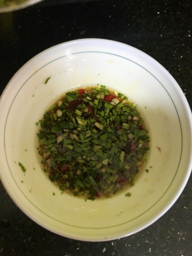 https://storage.googleapis.com/onelife-public/blog.onelife.vn/2021/11/cach-lam-nom-bach-tuoc-kimchi-mon-khai-vi-312938500590.jpeg
