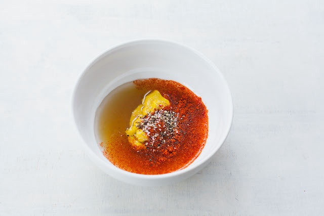https://storage.googleapis.com/onelife-public/blog.onelife.vn/2021/11/cach-lam-salad-khoai-lang-ot-chuong-bi-ngoi-mon-chay-818779868981.jpg