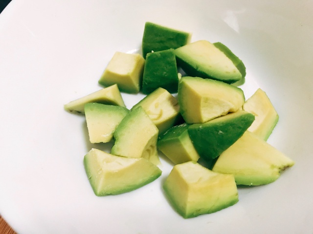https://storage.googleapis.com/onelife-public/blog.onelife.vn/2021/11/cach-lam-salad-tom-bo-trung-mon-khai-vi-175402730162.jpeg