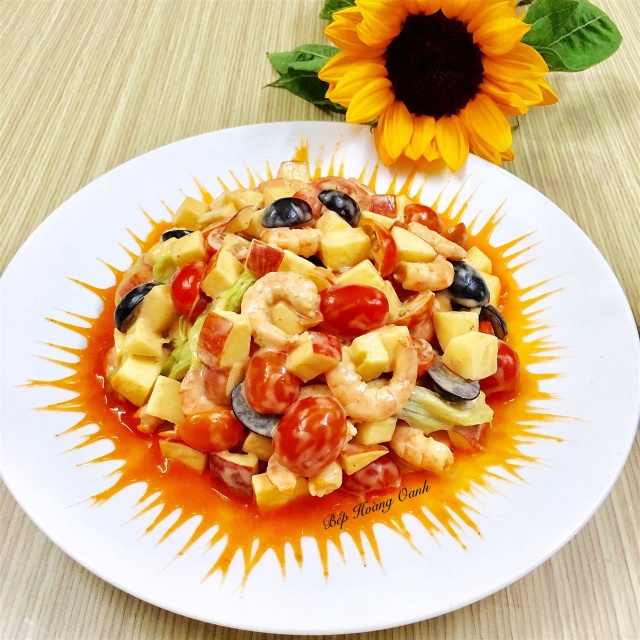 https://storage.googleapis.com/onelife-public/blog.onelife.vn/2021/11/cach-lam-salad-trai-cay-tom-mon-khai-vi-820542397875.jpeg
