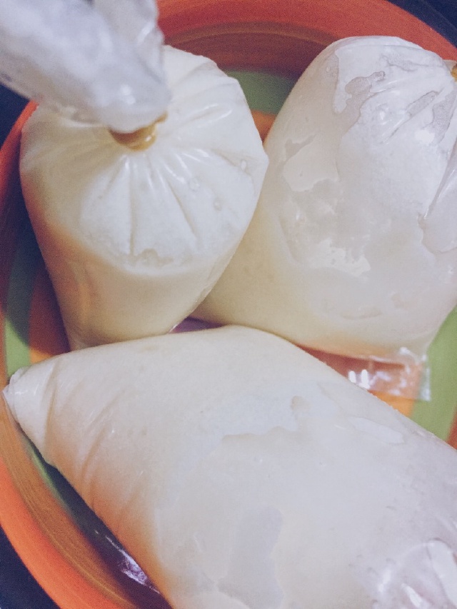 https://storage.googleapis.com/onelife-public/blog.onelife.vn/2021/11/cach-lam-sinh-to-bich-sau-rieng-mon-trang-mieng-797358505581.jpeg