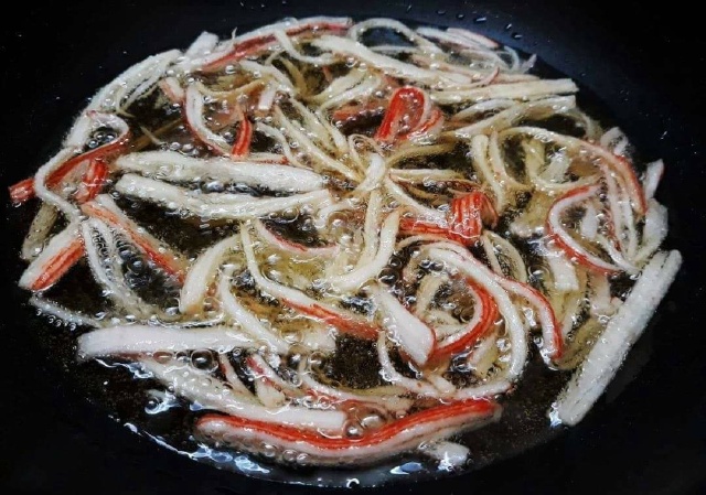 https://storage.googleapis.com/onelife-public/blog.onelife.vn/2021/11/cach-lam-snack-thanh-cua-gion-mon-nhau-752052407455.jpeg