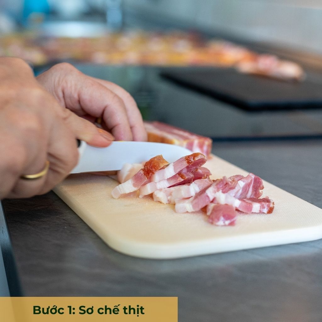 bước 1 cắt thịt