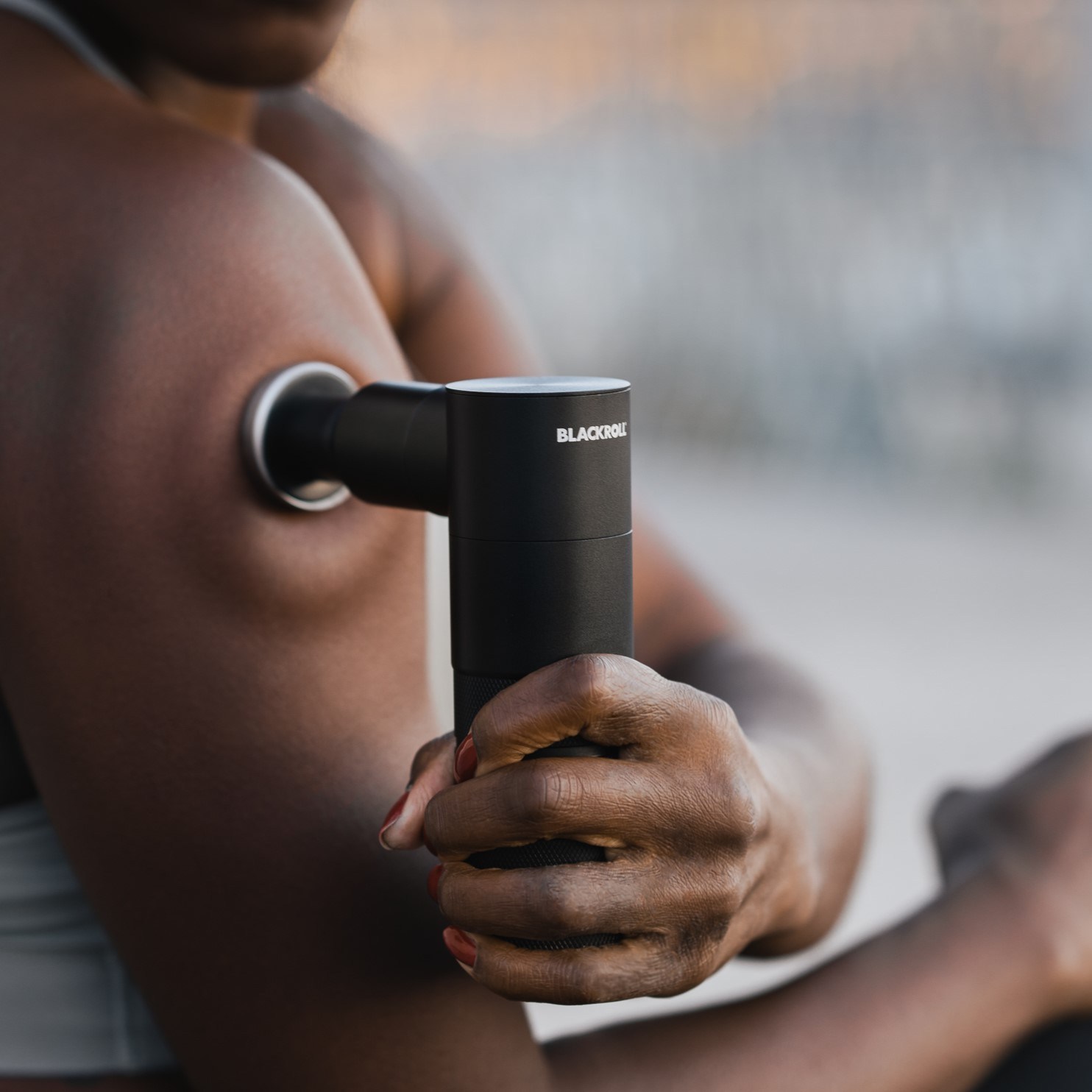 blackroll mit vibration Power up your recovery with the BLACKROLL® Fascia Gun 💥 Release tension,  boost circulation, and get back to feeling your best, faster. Whether it's  post-workout or everyday muscle care, this is your