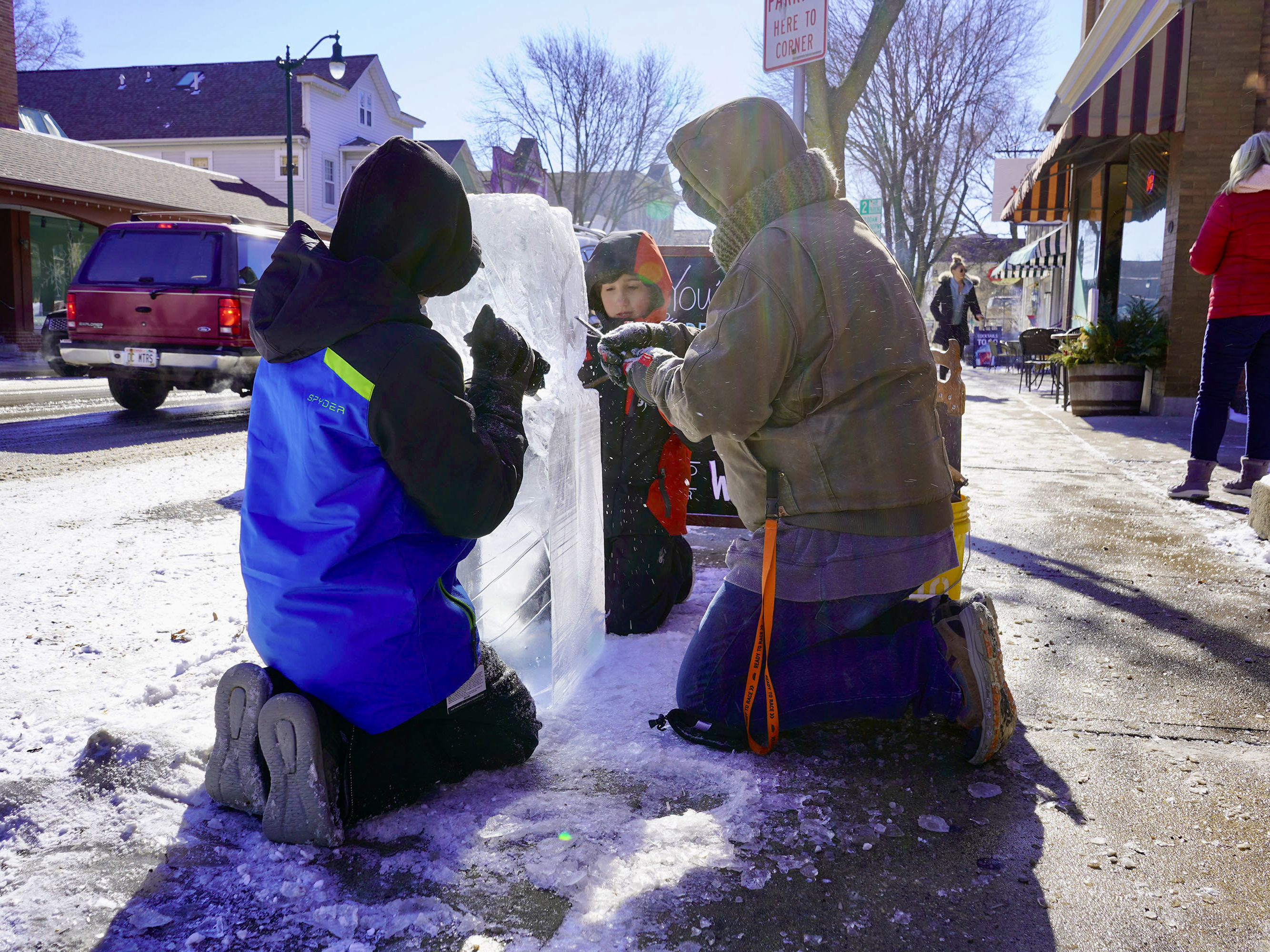 Ice carving