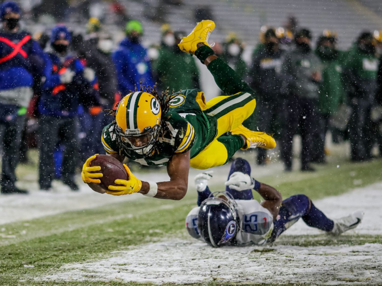 Davante Adams diving for touchdown