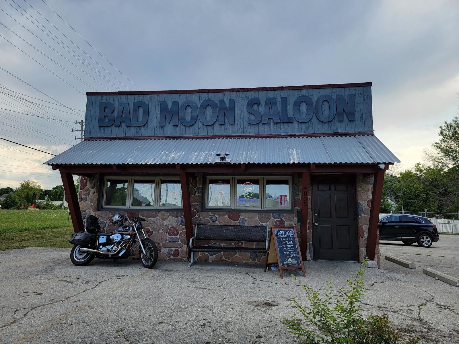 bad moon saloon