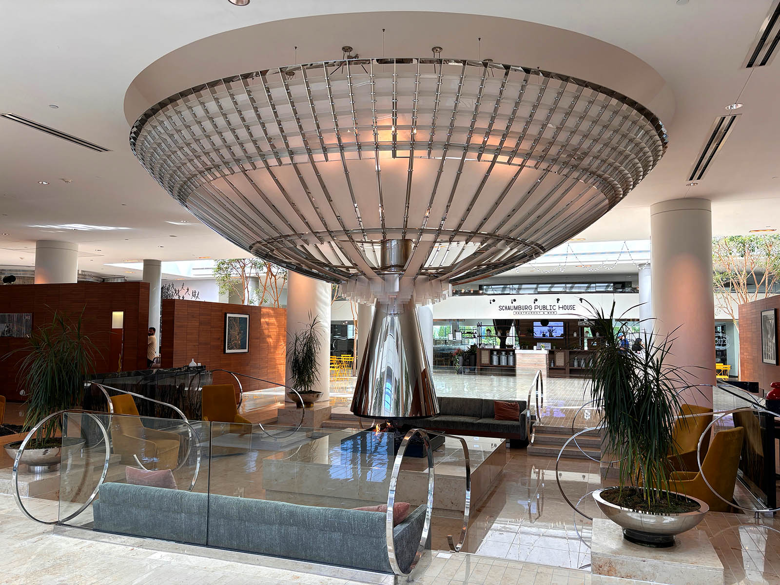 Renaissance Schaumburg lobby