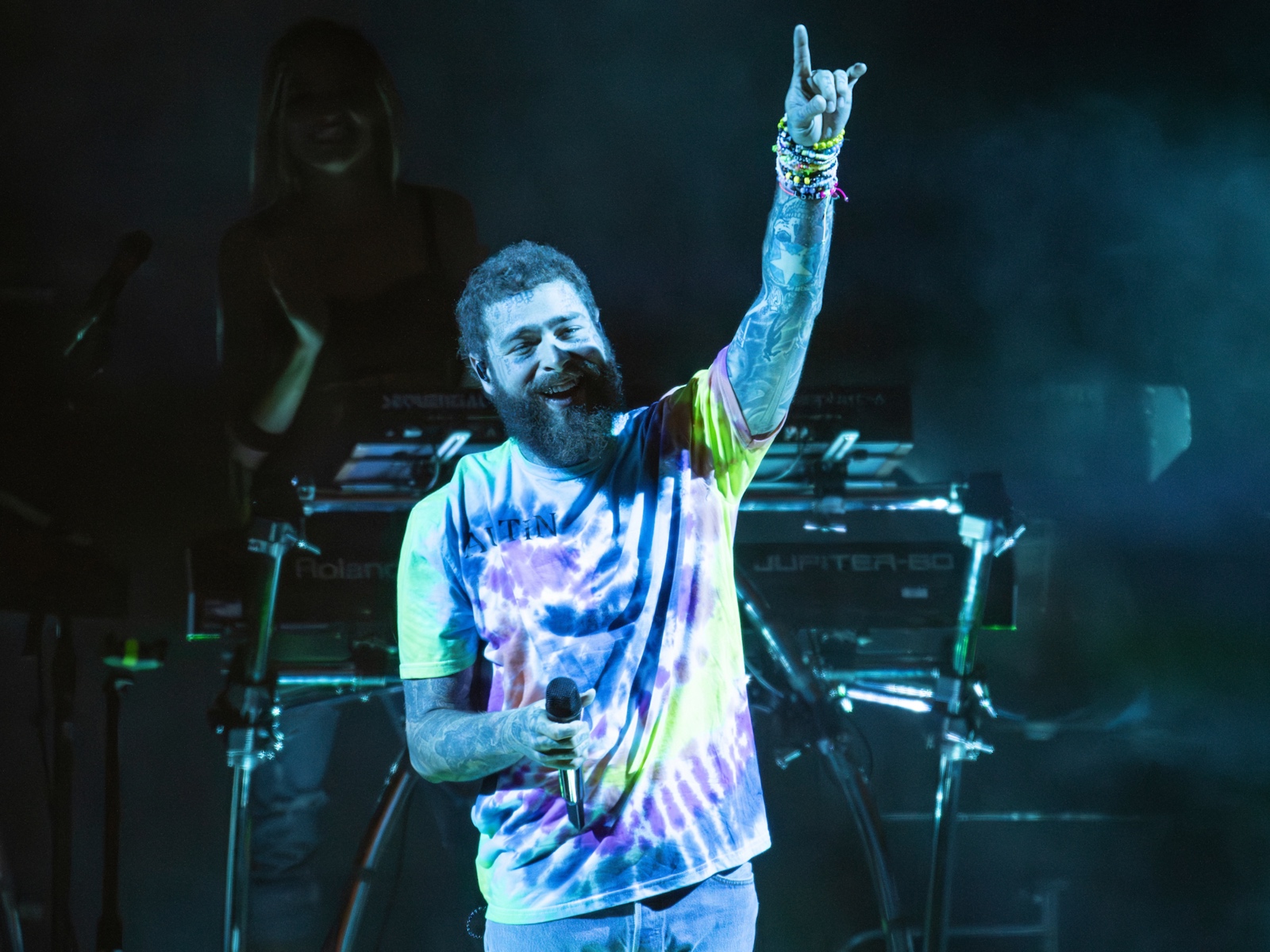 With rockstar vibes & golden retriever energy, Post Malone rocked Alpine  Valley